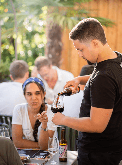 L'art du service parfait pour sublimer chaque style de bière